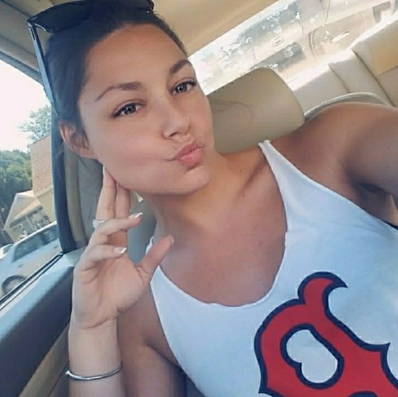 Meet your Posher, Brittany - Picture 1 of 4